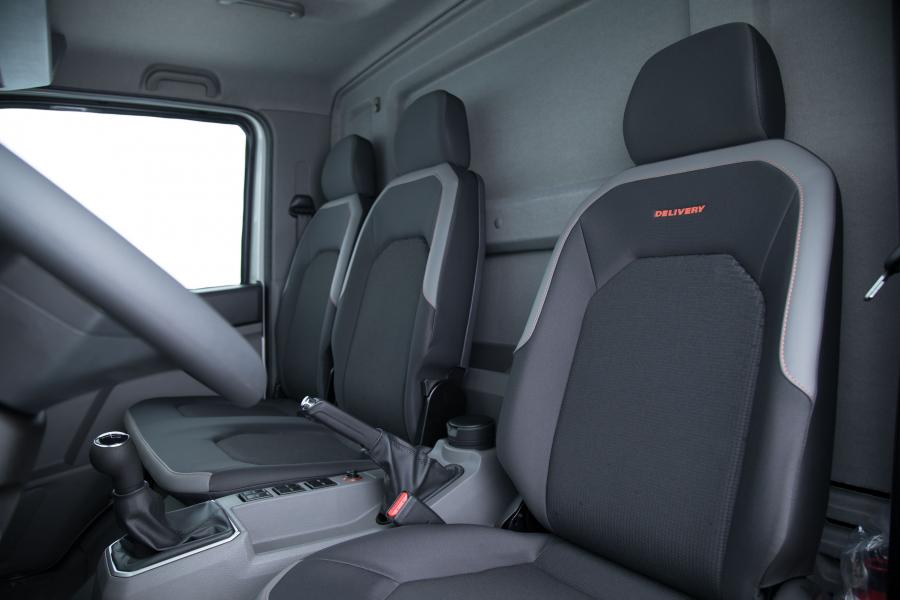 Интерьер Volkswagen Delivery 4.150 2017 года  (фото 8 из 18)